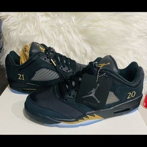 ❌SOLD❌ Jordan 5 Retro Low Wing ‘Class of 20-21’ size 9 Men